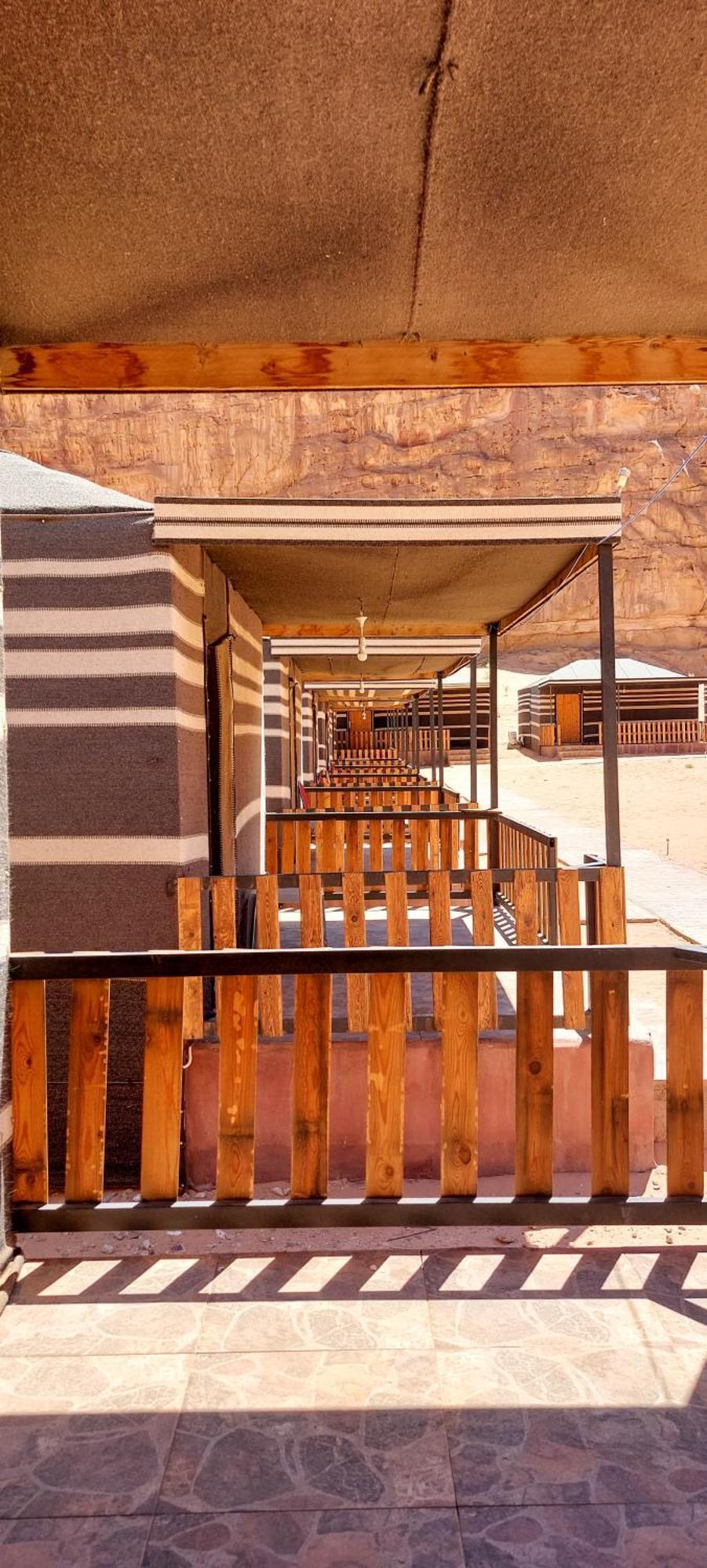 Salman Zwaidh Camp Hotel Wadi Rum Exterior foto